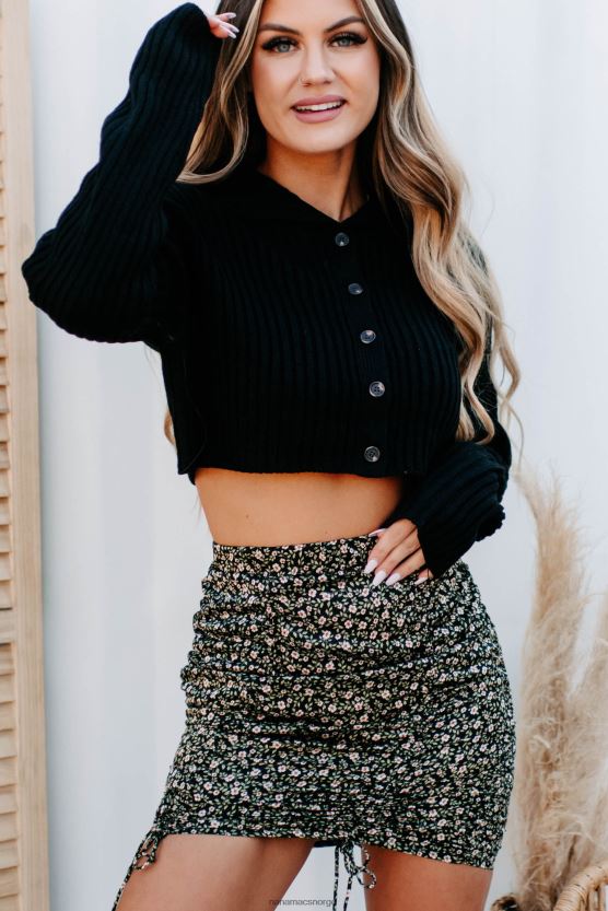 svart NanaMacs ester knapp-up cropped genser 402NJ01304