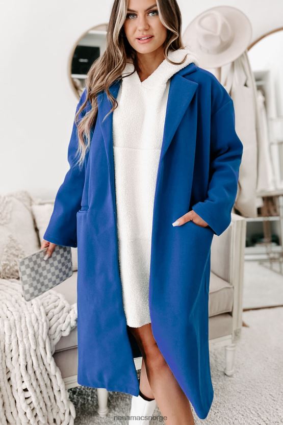 blå NanaMacs ser etter et skilt åpent forfrakk 402NJ03791