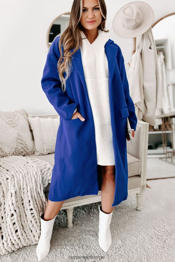 blå NanaMacs ser etter et skilt åpent forfrakk 402NJ03791