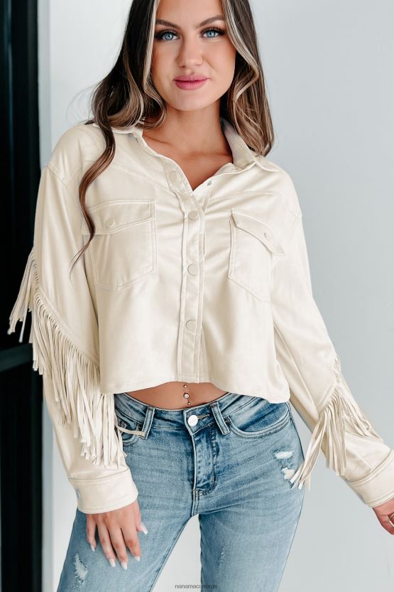 krem NanaMacs sparker opp støvknapp foran frynser langermet topp 402NJ01760