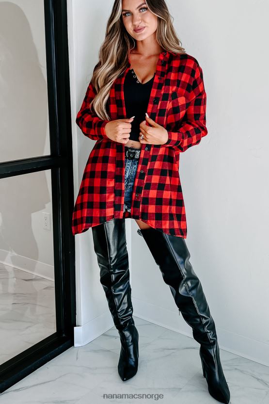 rød NanaMacs venter like ved rutete langermet topp 402NJ01764